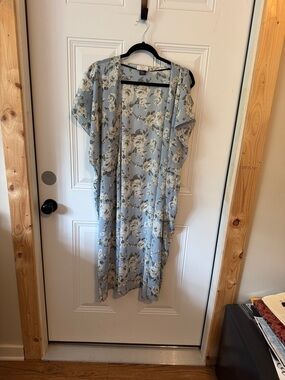 David and Young Light Blue Floral Drape Cardigan